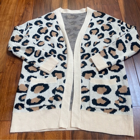 Source Unknown Sweaters - Women’s Leopard Print Winter Fall Cardigan